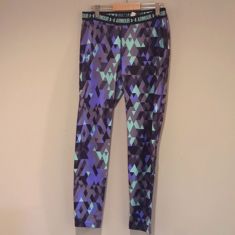 Under armour Size Large spandex performance leggings with geometric print.